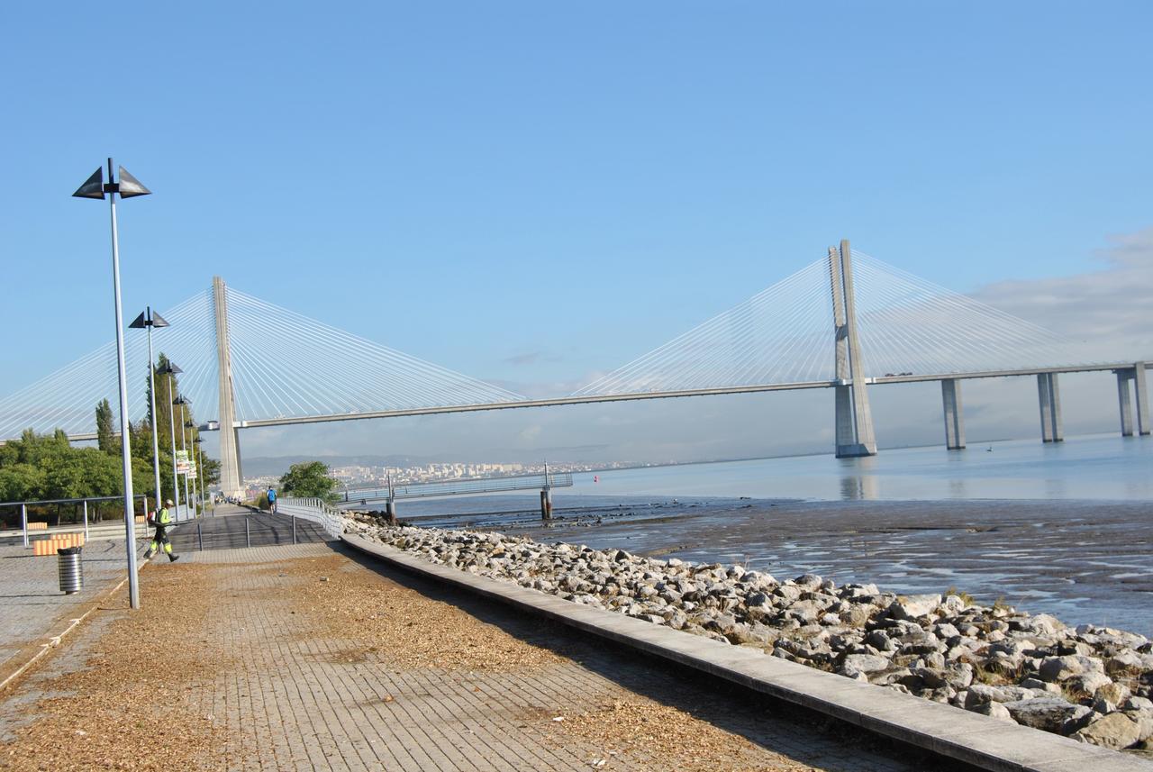 Parque Nacoes Prime Apartments 13 Lisbon Luaran gambar