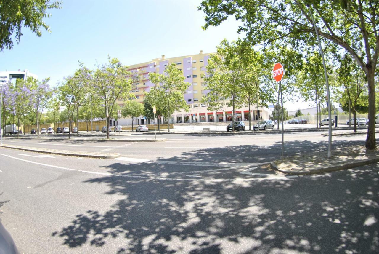 Parque Nacoes Prime Apartments 13 Lisbon Luaran gambar