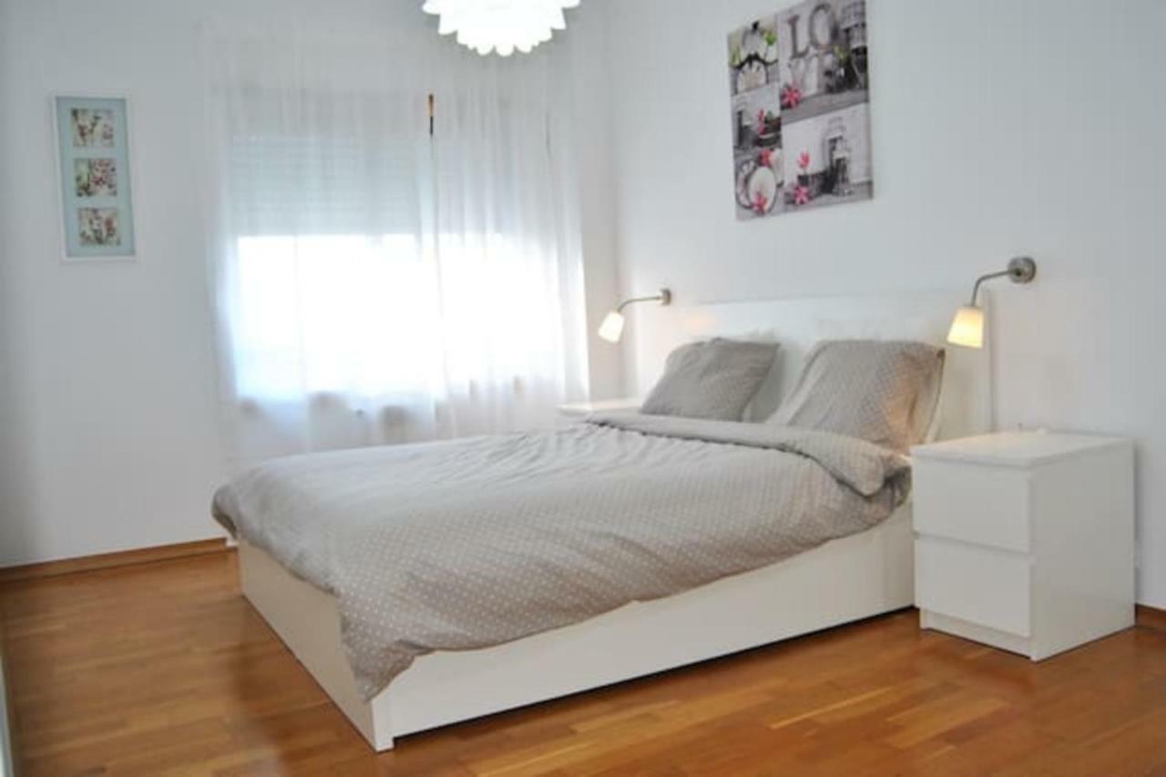 Parque Nacoes Prime Apartments 13 Lisbon Luaran gambar